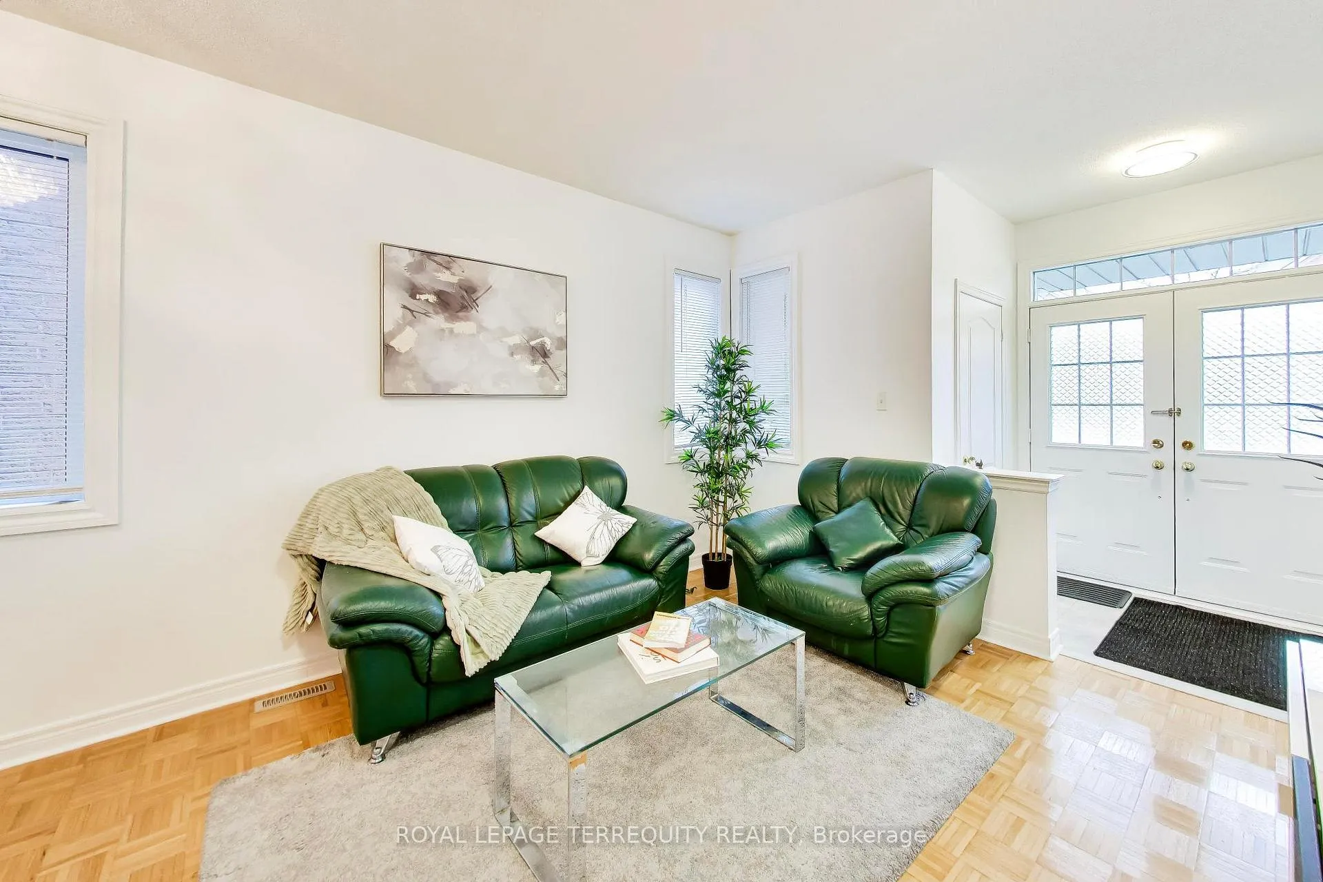 Photo 7 of 40 Teal Crescent, Vaughan, Vellore Village — HOMEH
