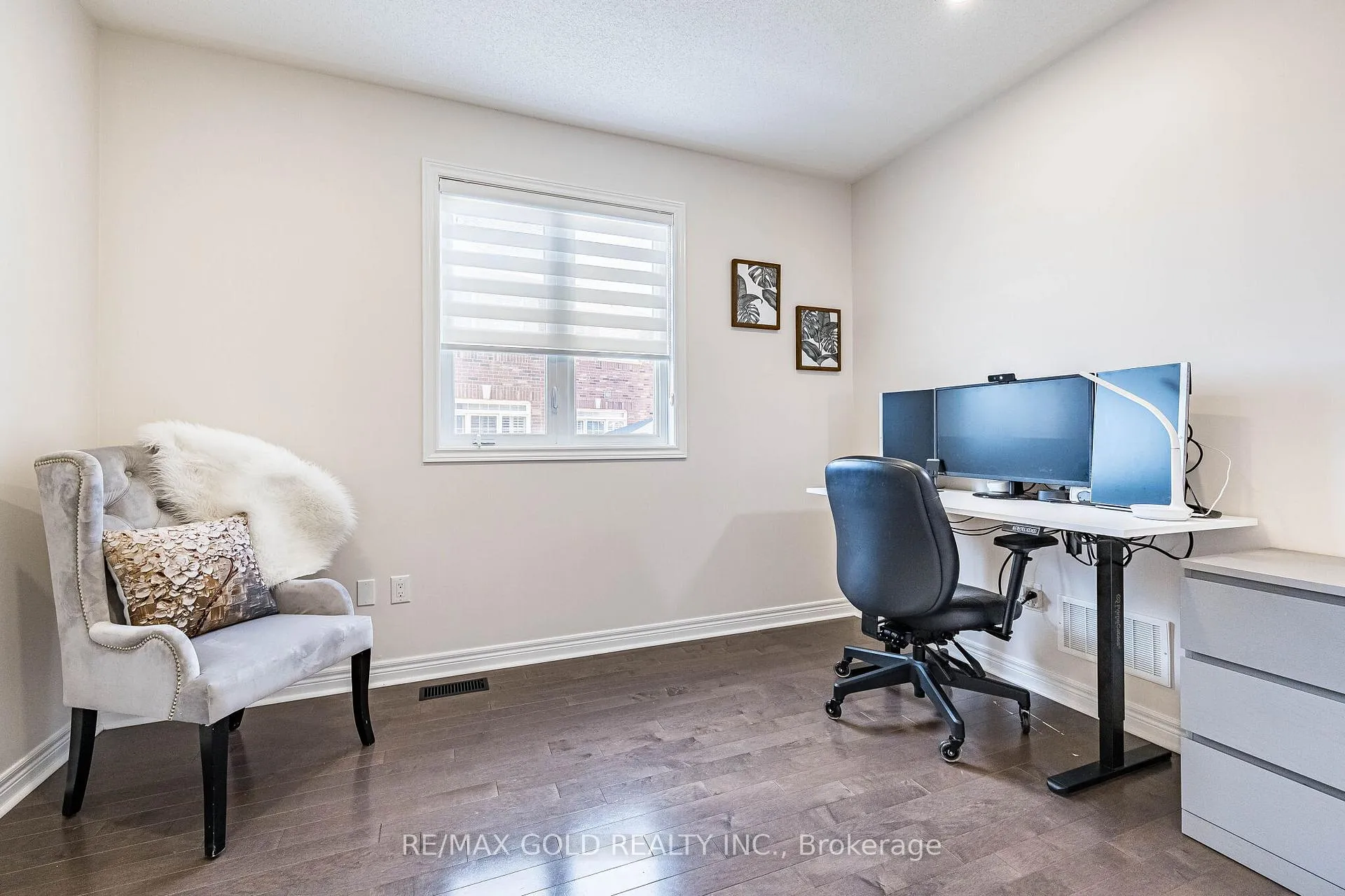 Photo 5 of 253 Elbern Markell Drive, Brampton, Credit Valley — HOMEH