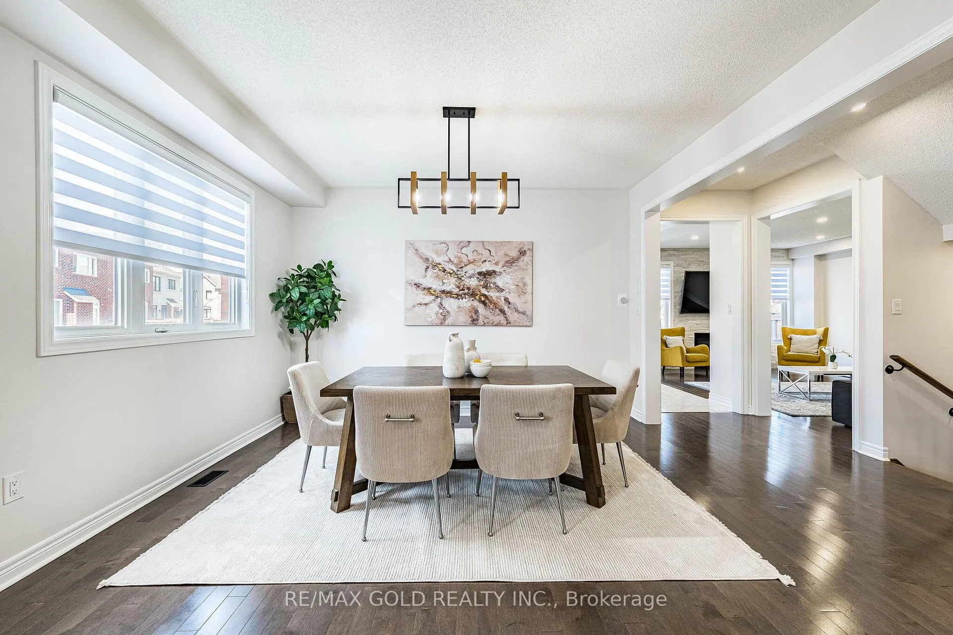 Photo 7 of 253 Elbern Markell Drive, Brampton, Credit Valley — HOMEH
