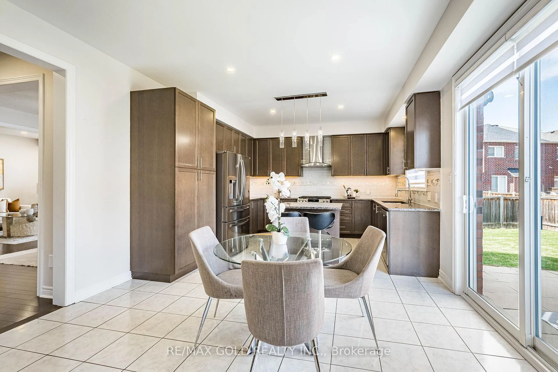 Photo 14 of 253 Elbern Markell Drive, Brampton, Credit Valley — HOMEH