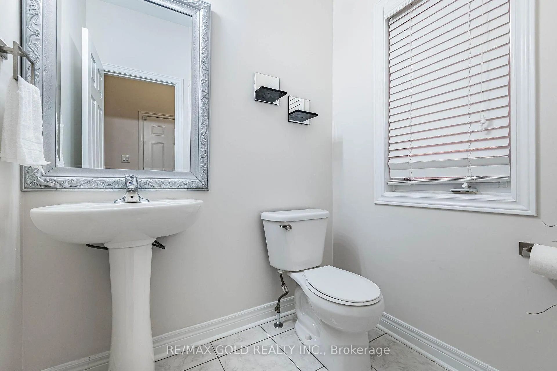 Photo 18 of 253 Elbern Markell Drive, Brampton, Credit Valley — HOMEH