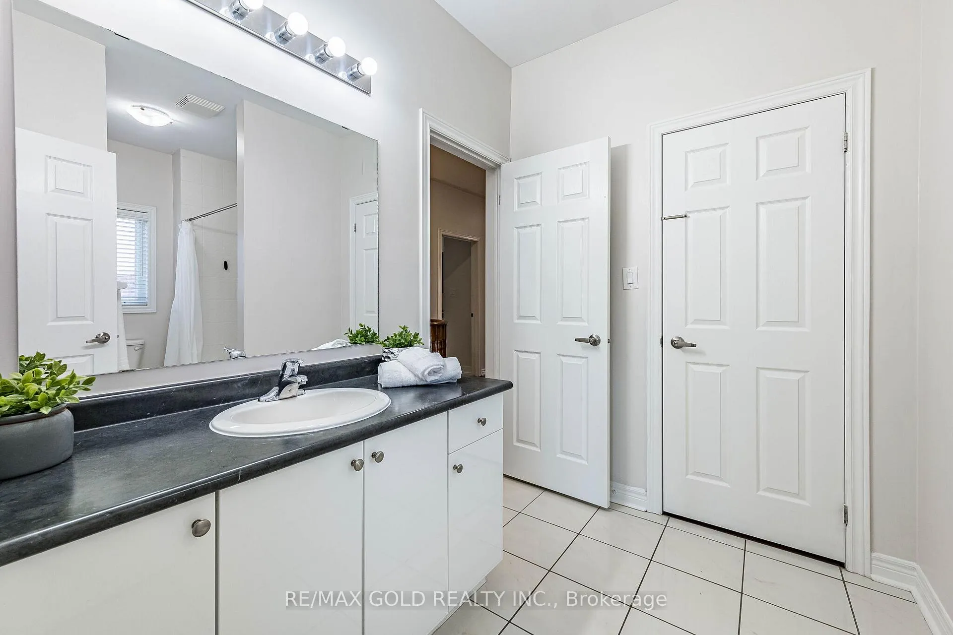Photo 26 of 253 Elbern Markell Drive, Brampton, Credit Valley — HOMEH