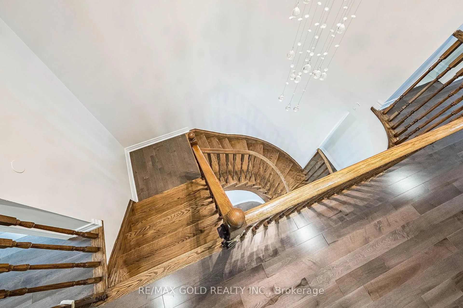 Photo 33 of 253 Elbern Markell Drive, Brampton, Credit Valley — HOMEH