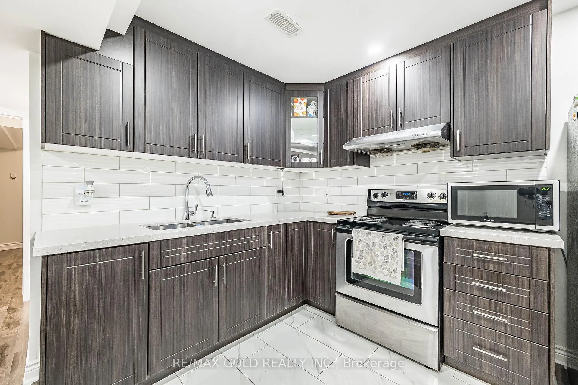 Photo 36 of 253 Elbern Markell Drive, Brampton, Credit Valley — HOMEH