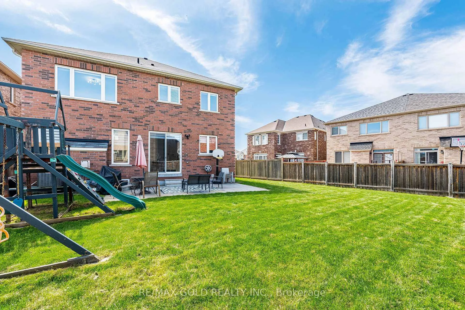 Photo 44 of 253 Elbern Markell Drive, Brampton, Credit Valley — HOMEH