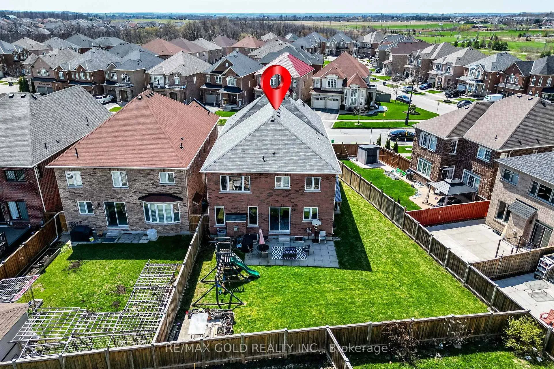 Photo 45 of 253 Elbern Markell Drive, Brampton, Credit Valley — HOMEH