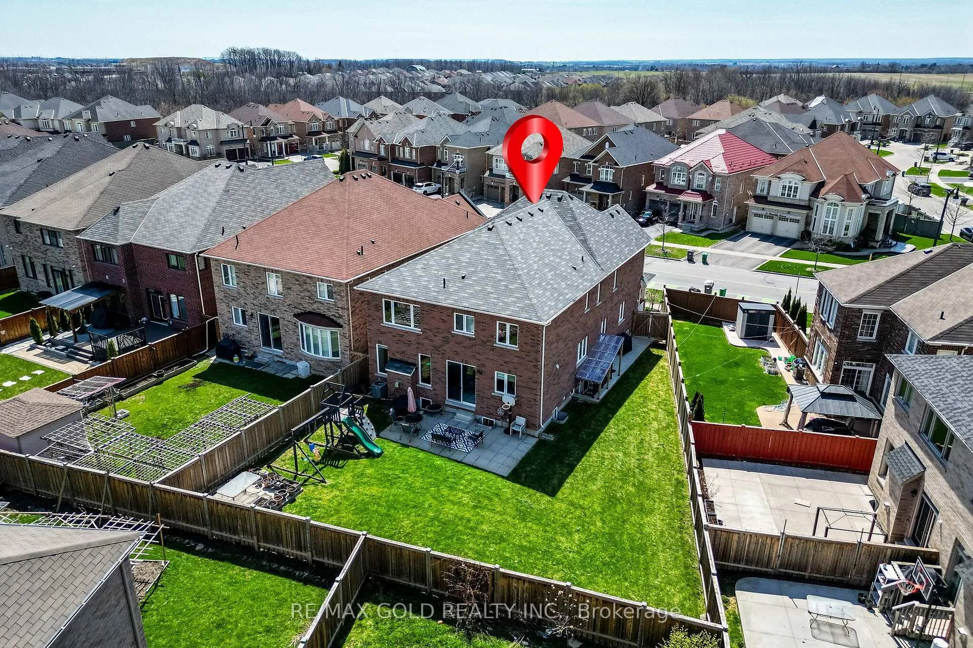 Photo 46 of 253 Elbern Markell Drive, Brampton, Credit Valley — HOMEH