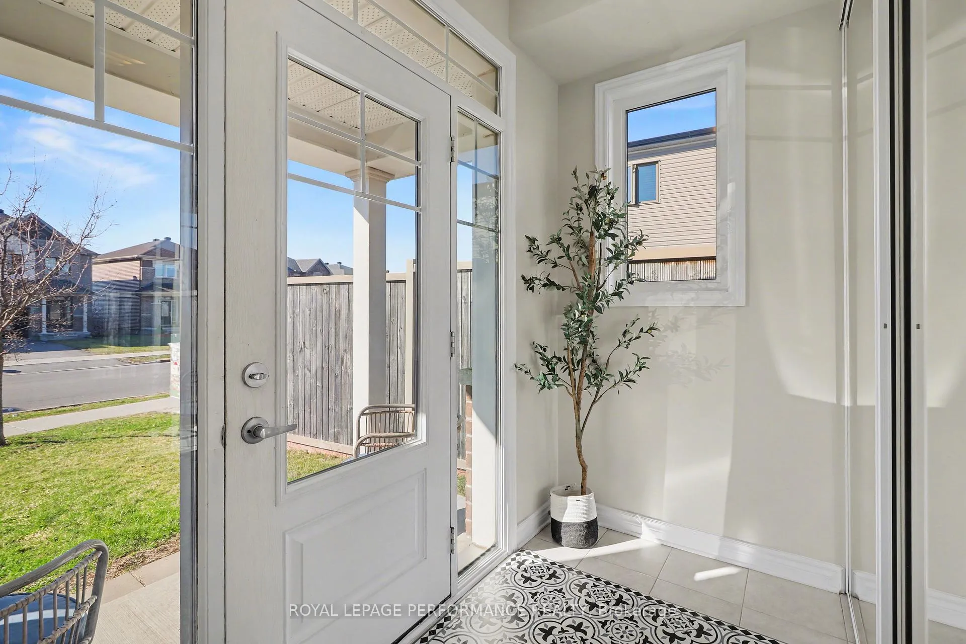 Photo 5 of 703 Decoeur Drive, Ottawa, Avalon West — HOMEH
