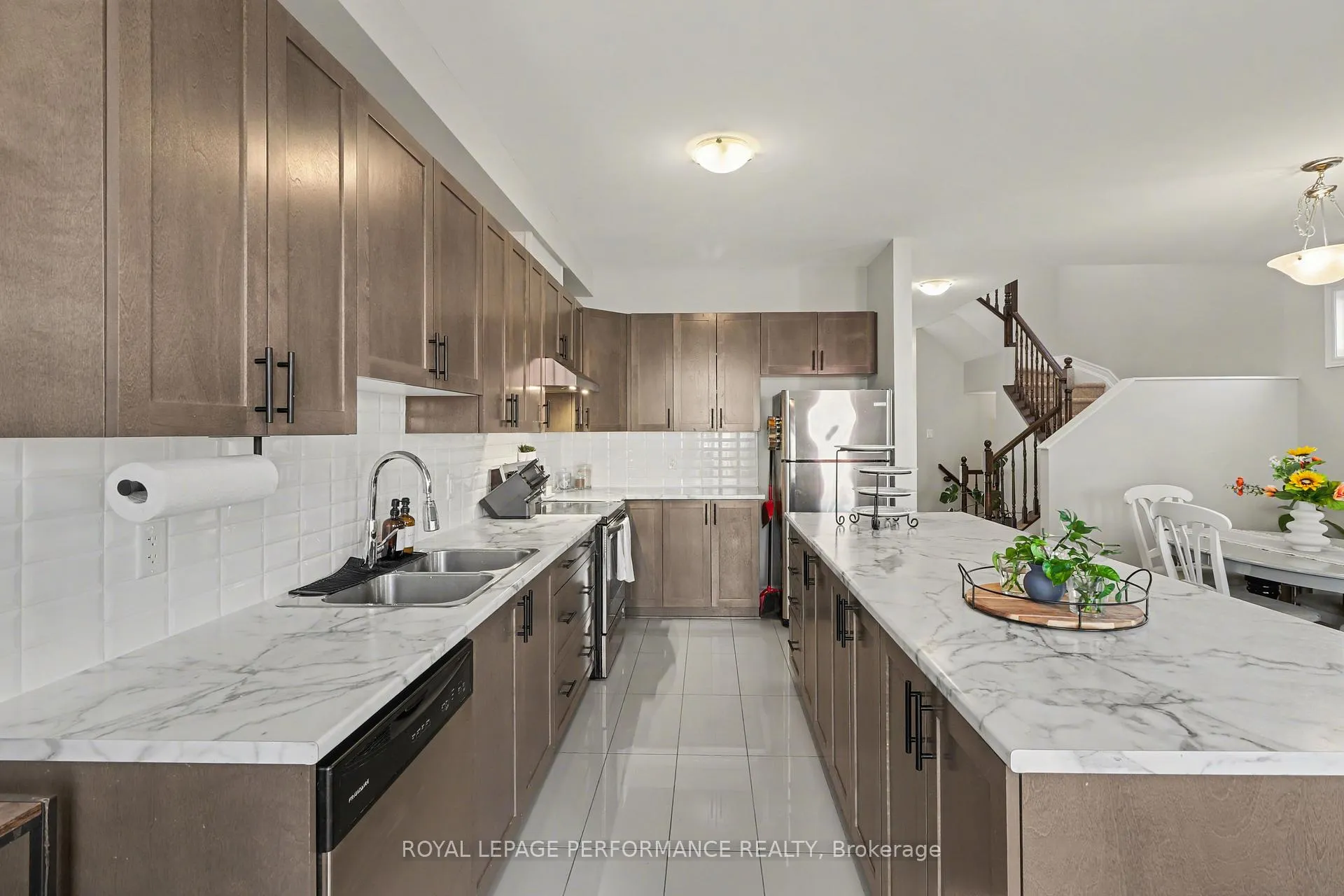 Photo 13 of 703 Decoeur Drive, Ottawa, Avalon West — HOMEH