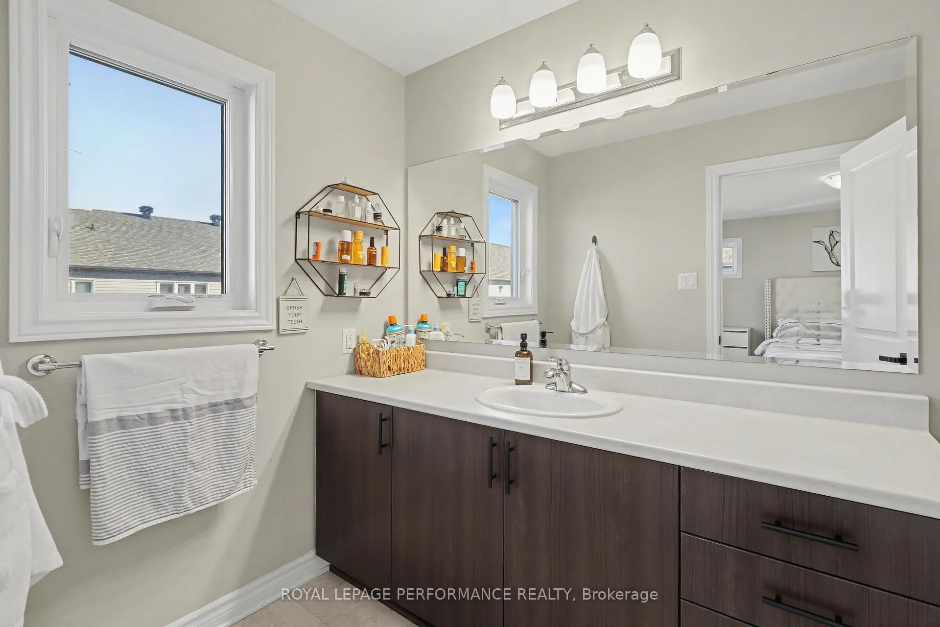 Photo 23 of 703 Decoeur Drive, Ottawa, Avalon West — HOMEH