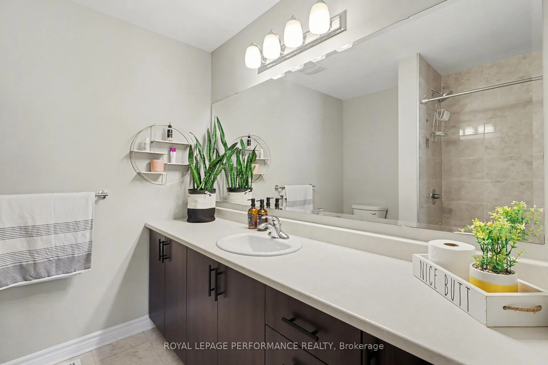 Photo 28 of 703 Decoeur Drive, Ottawa, Avalon West — HOMEH