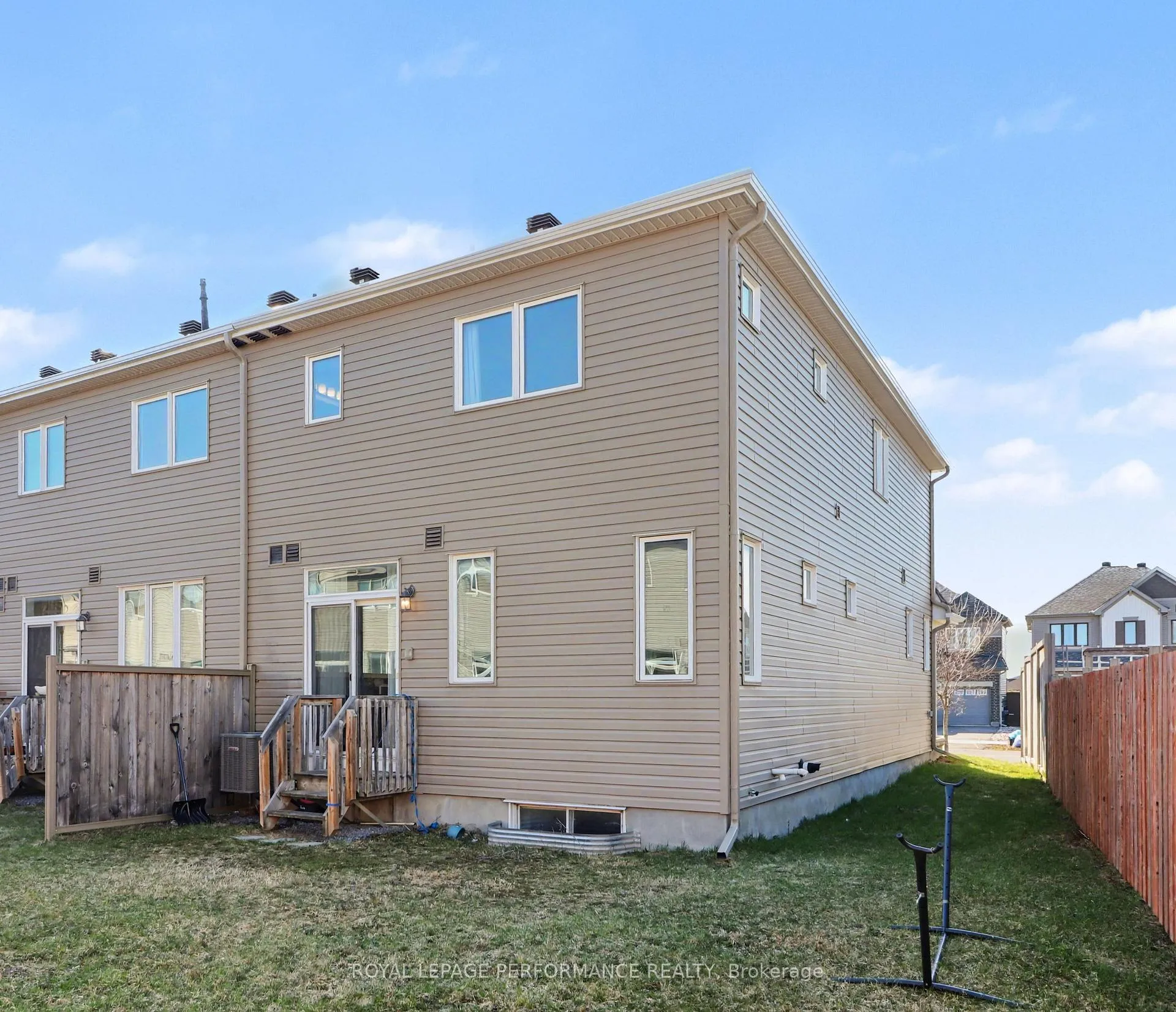 Photo 32 of 703 Decoeur Drive, Ottawa, Avalon West — HOMEH