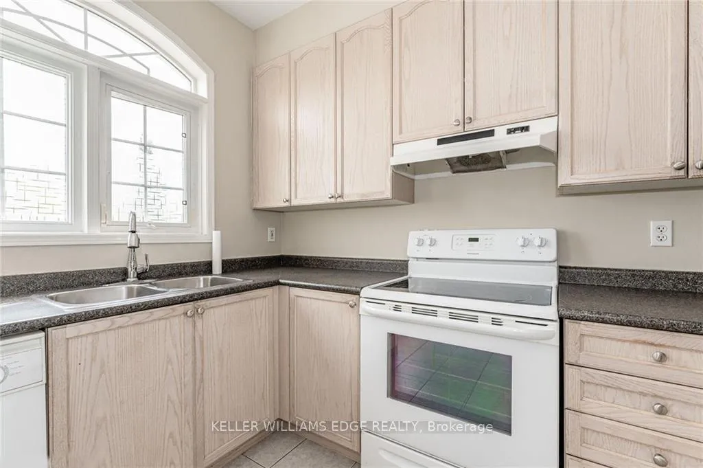 Photo 6 of 2367 Sutton Drive, Burlington, Orchard — HOMEH