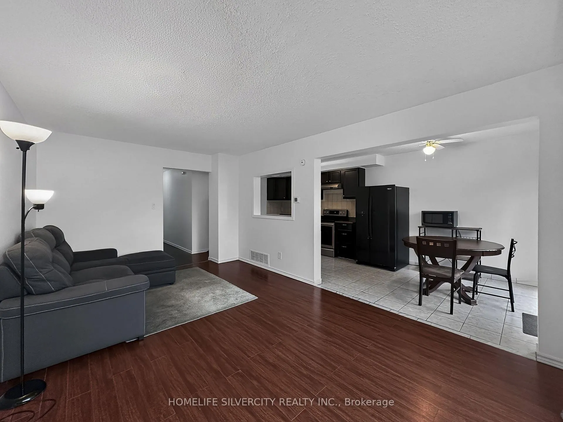 Photo 5 of Unit 44, 46 Vodden Court, Brampton, Brampton North — HOMEH