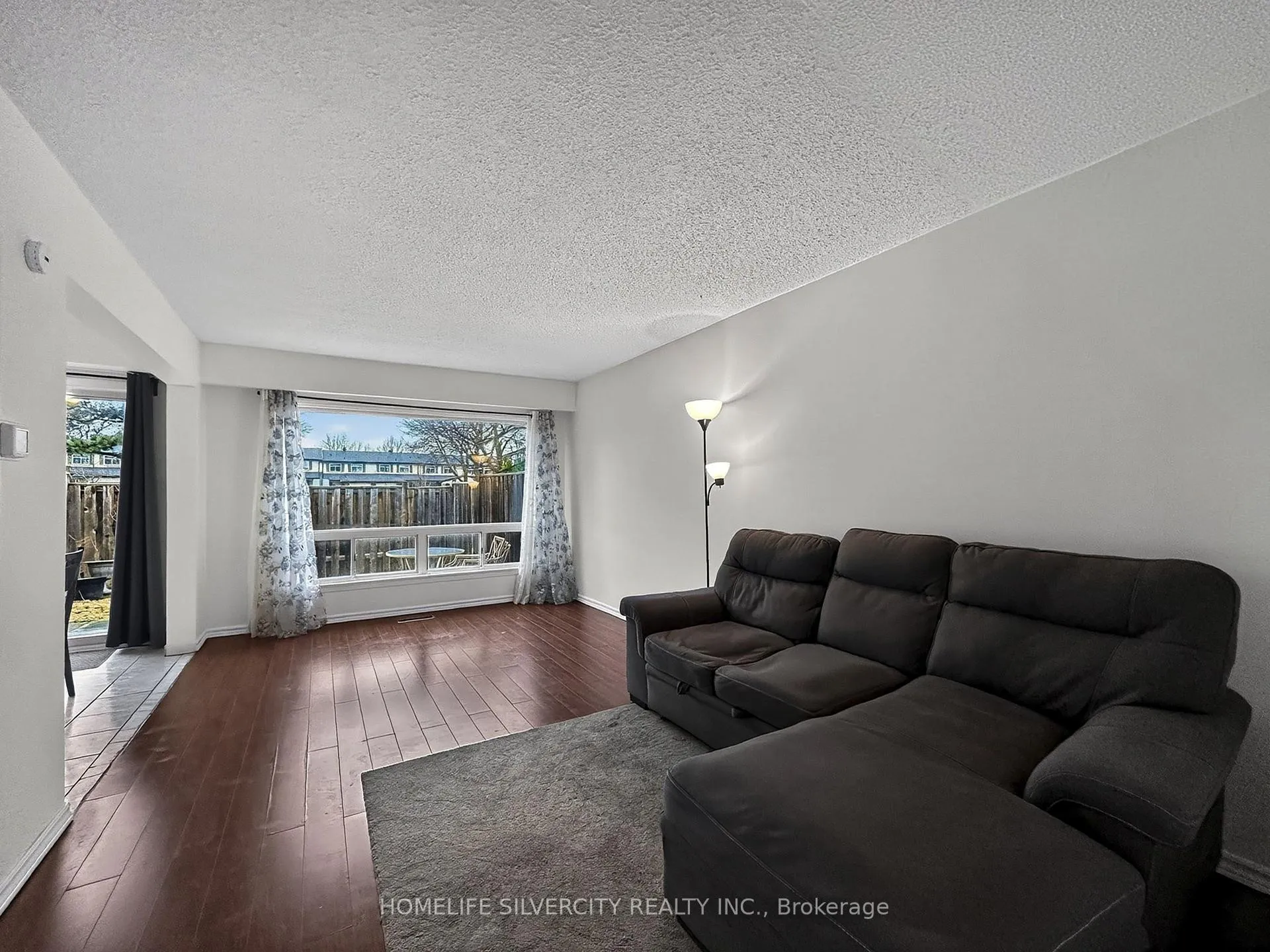 Photo 6 of Unit 44, 46 Vodden Court, Brampton, Brampton North — HOMEH