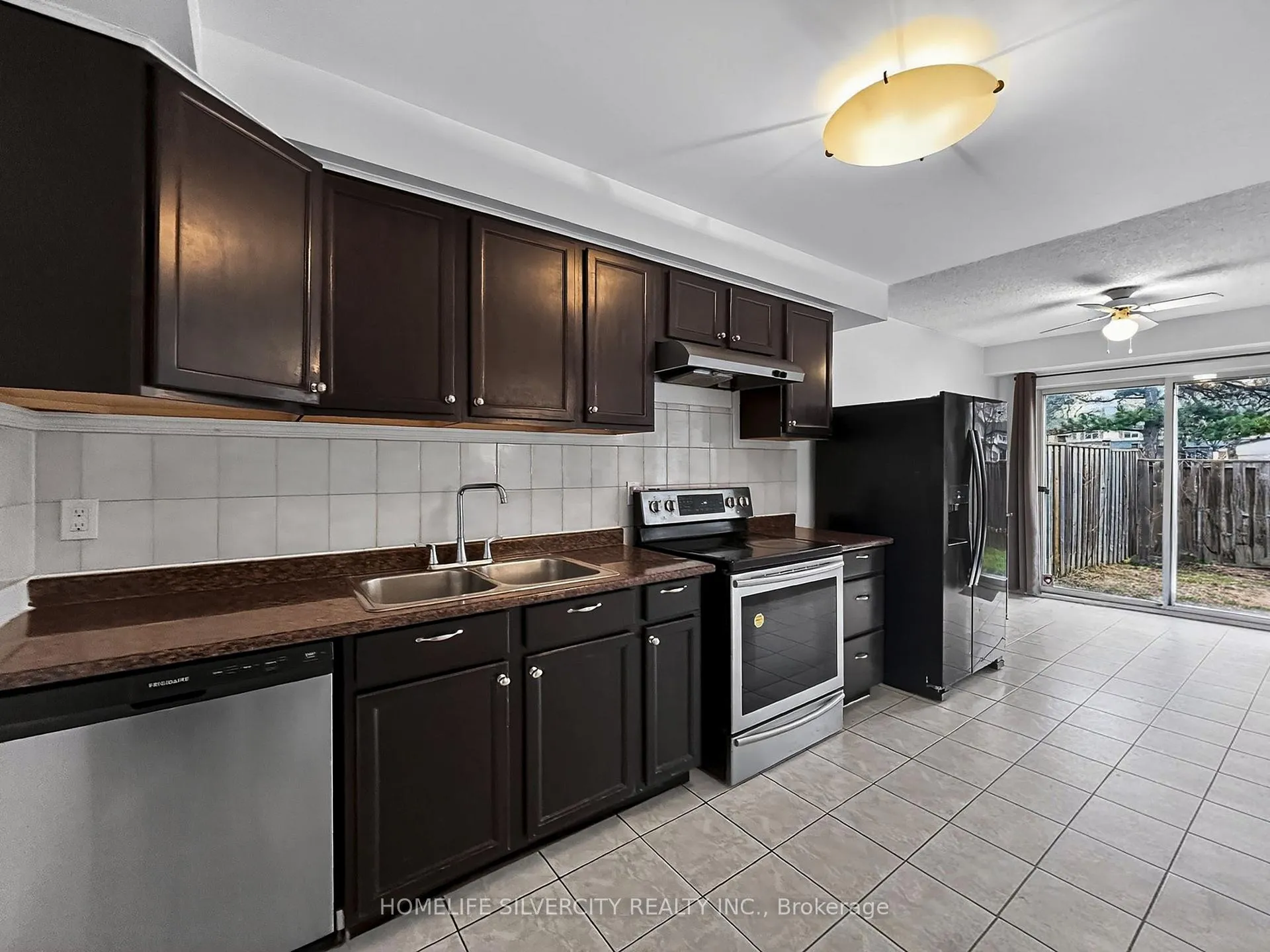 Photo 7 of Unit 44, 46 Vodden Court, Brampton, Brampton North — HOMEH