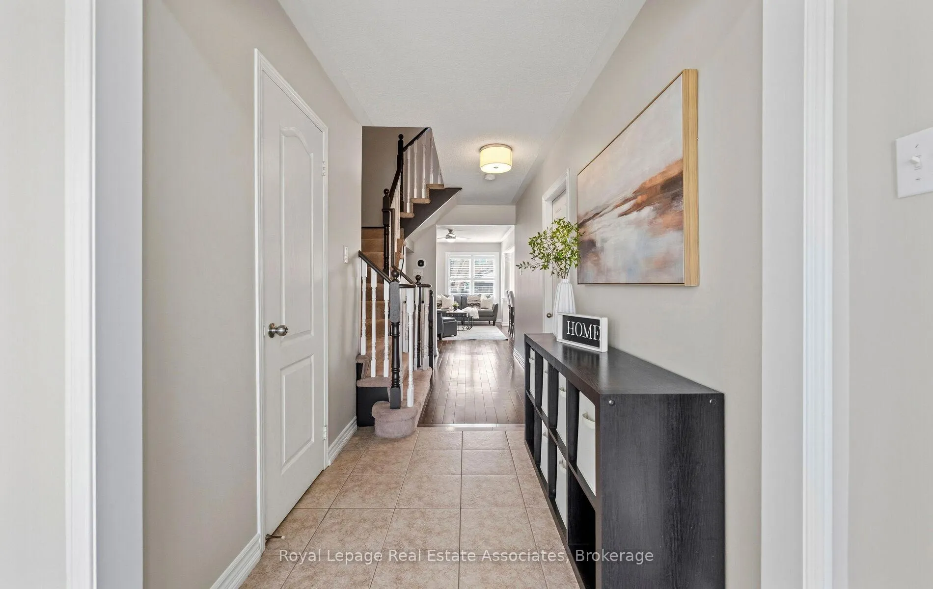Photo 2 of 26 Snowberry Crescent, Halton Hills, Georgetown — HOMEH
