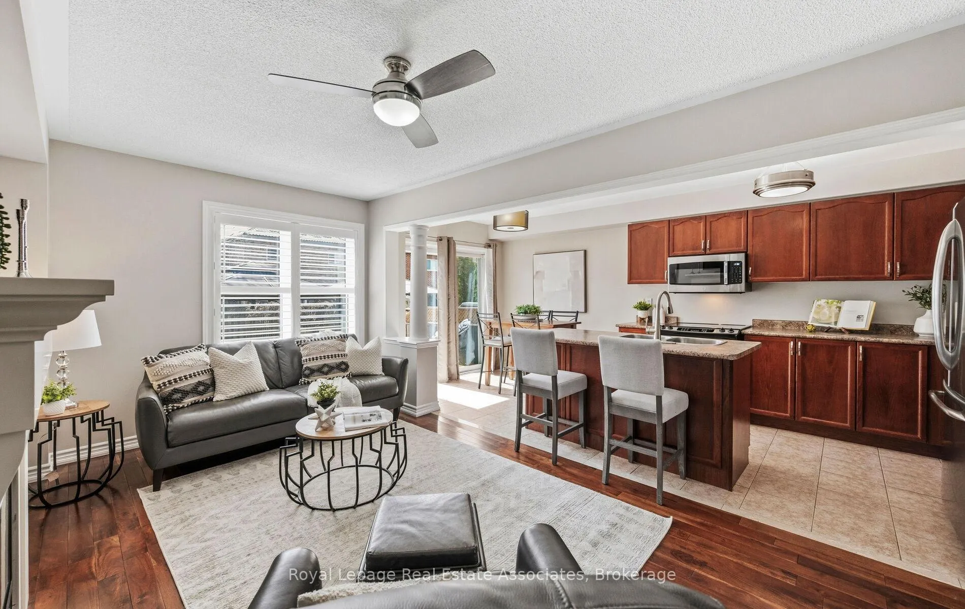 Photo 5 of 26 Snowberry Crescent, Halton Hills, Georgetown — HOMEH