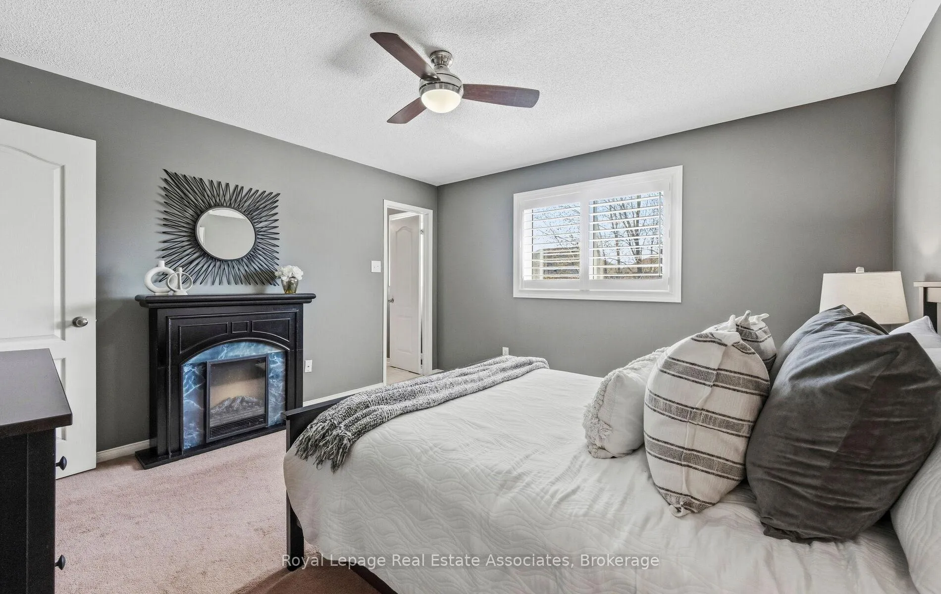 Photo 17 of 26 Snowberry Crescent, Halton Hills, Georgetown — HOMEH