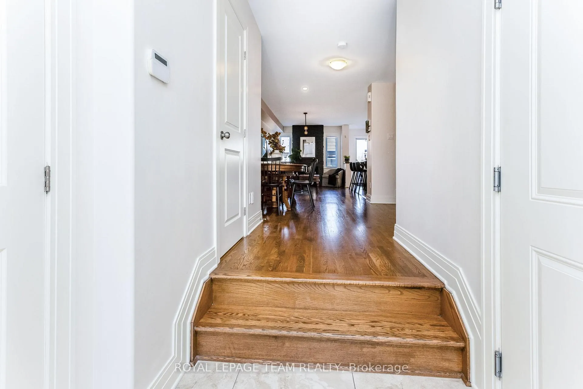 Photo 3 of 121 Woodhurst Crescent, Ottawa, Stittsville (South) — HOMEH