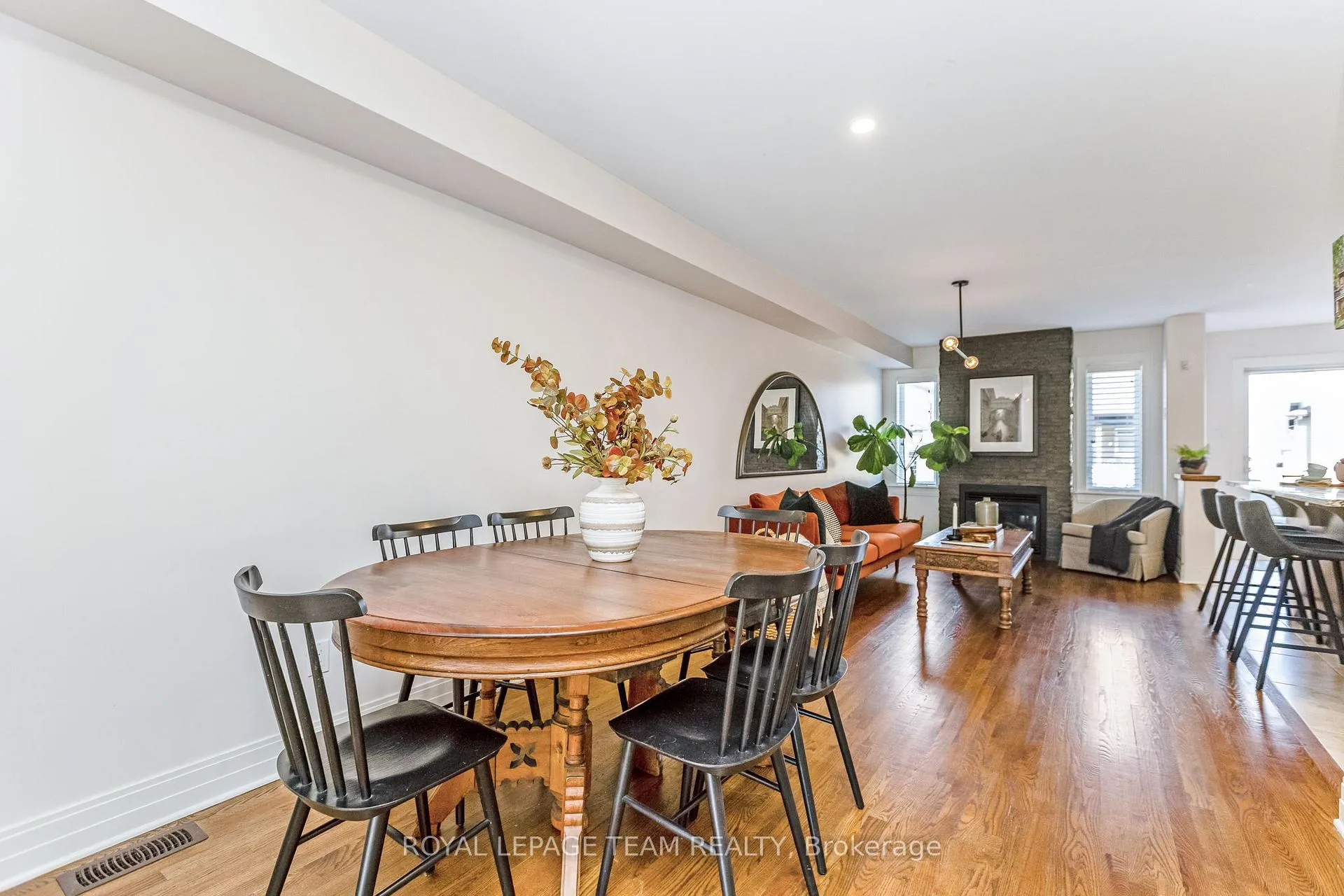 Photo 5 of 121 Woodhurst Crescent, Ottawa, Stittsville (South) — HOMEH