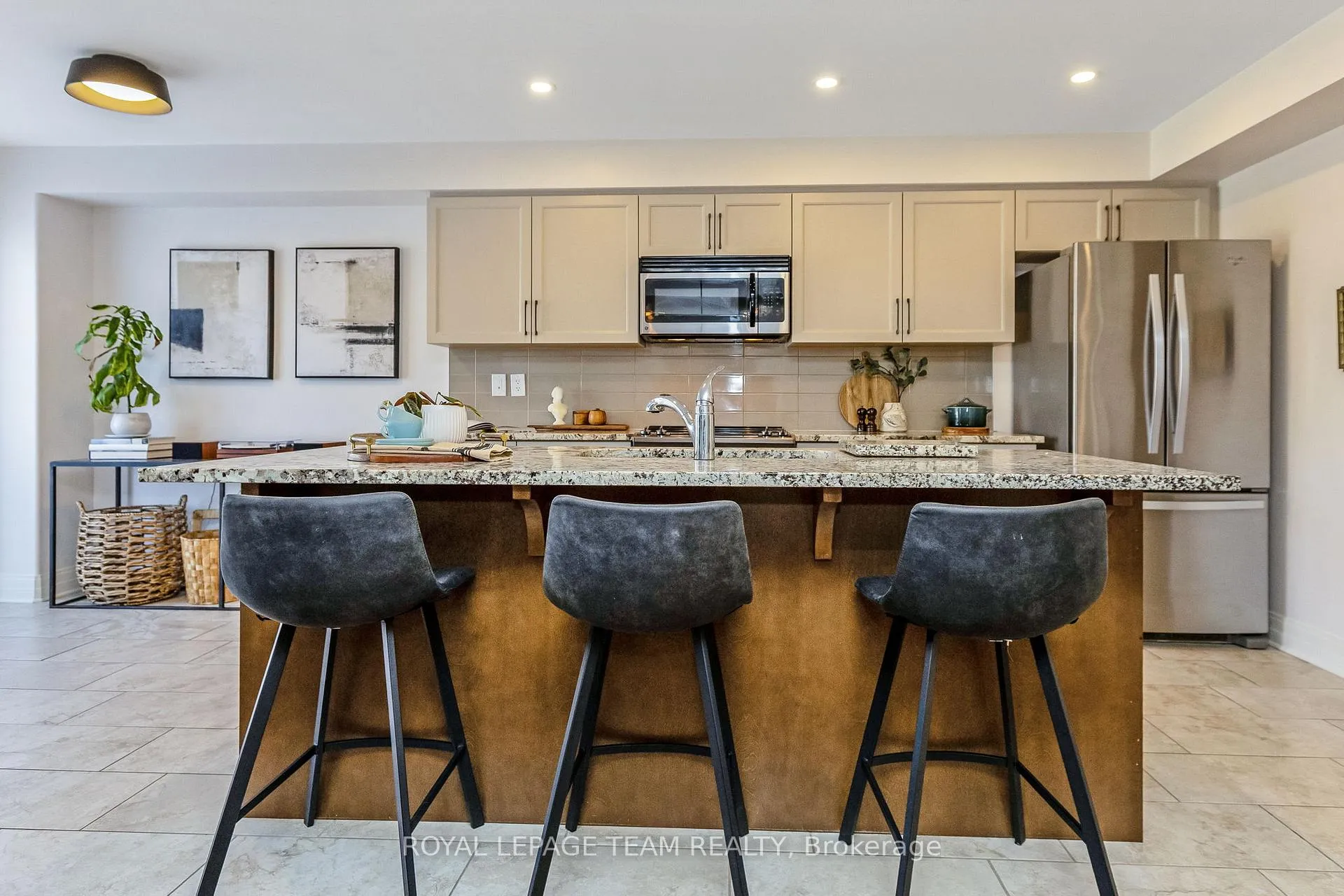 Photo 13 of 121 Woodhurst Crescent, Ottawa, Stittsville (South) — HOMEH