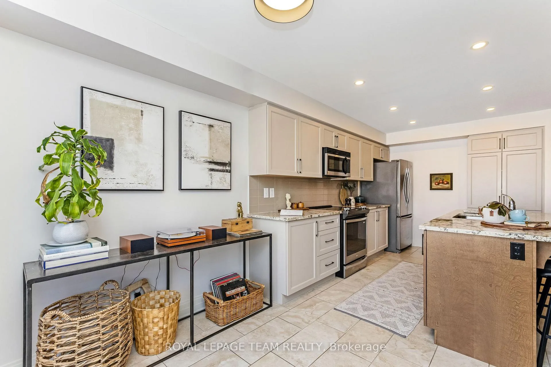 Photo 17 of 121 Woodhurst Crescent, Ottawa, Stittsville (South) — HOMEH