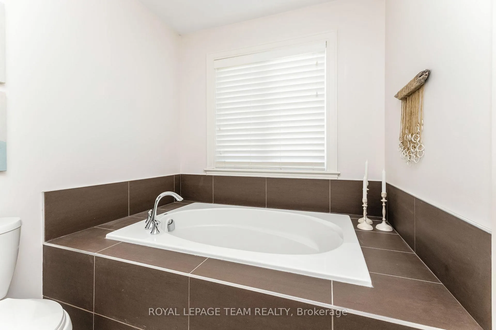 Photo 26 of 121 Woodhurst Crescent, Ottawa, Stittsville (South) — HOMEH