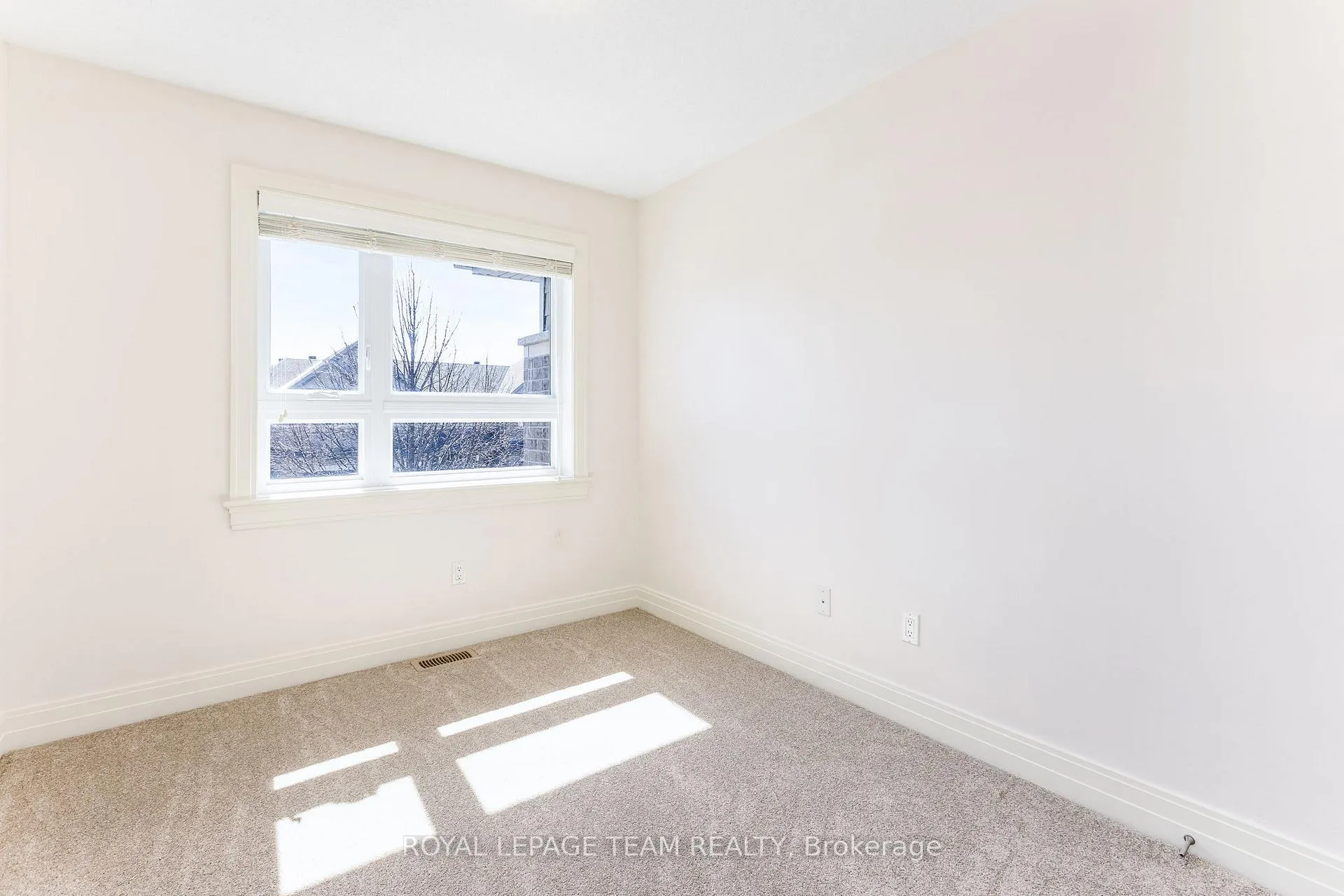 Photo 30 of 121 Woodhurst Crescent, Ottawa, Stittsville (South) — HOMEH