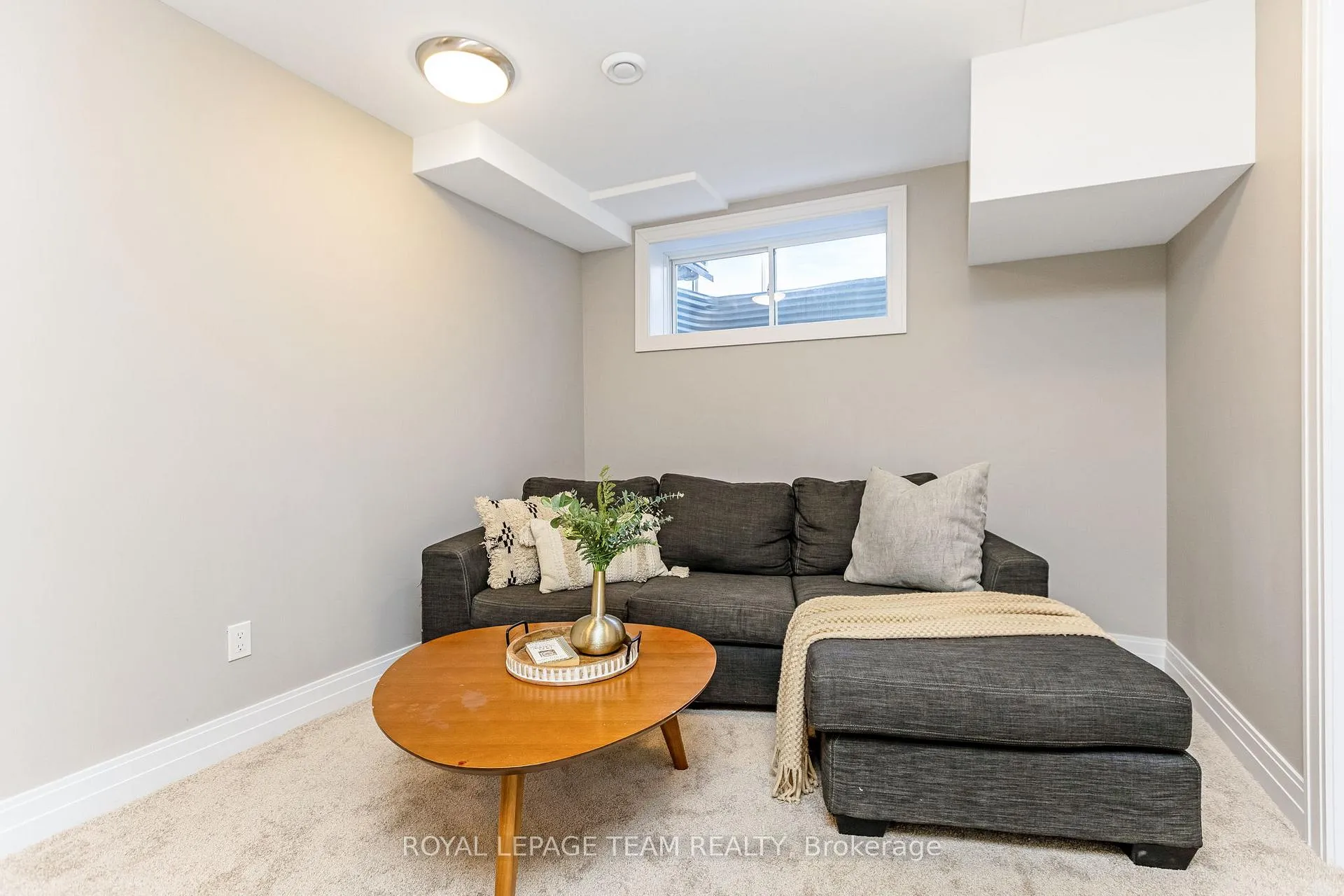 Photo 35 of 121 Woodhurst Crescent, Ottawa, Stittsville (South) — HOMEH