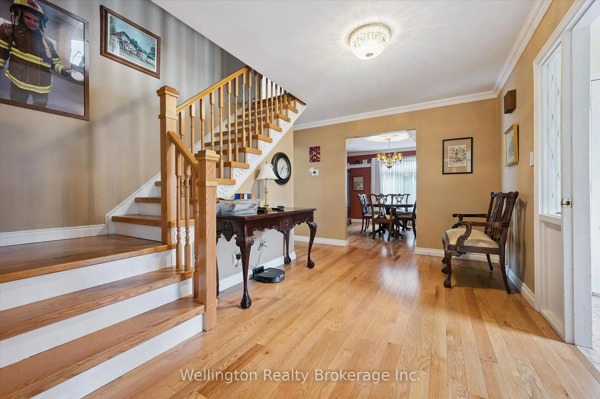 Photo 3 of 405 Clairbrook Crescent, Waterloo — HOMEH