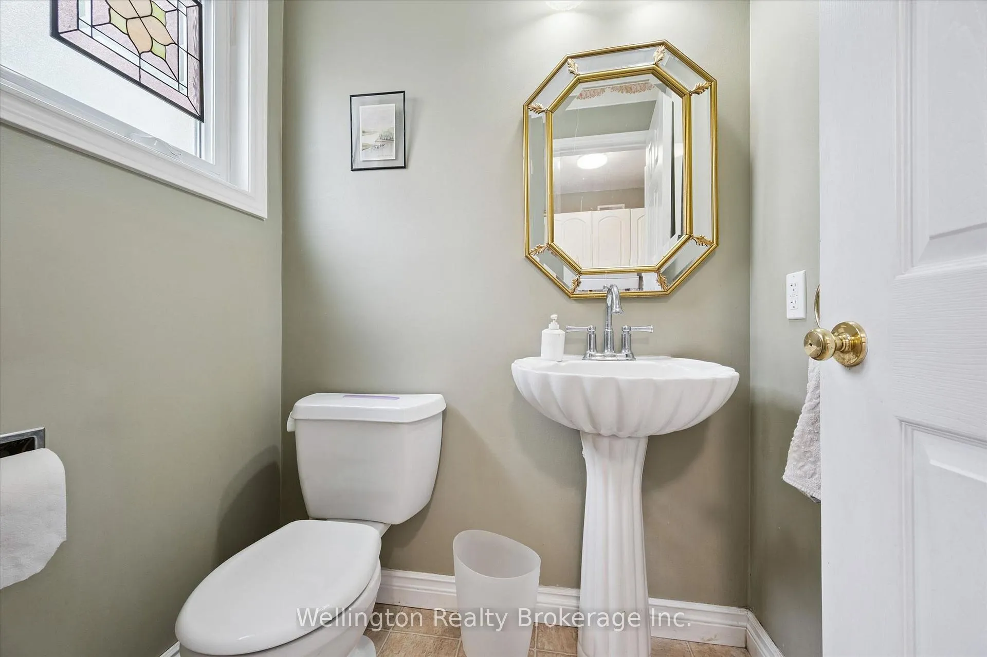 Photo 11 of 405 Clairbrook Crescent, Waterloo — HOMEH