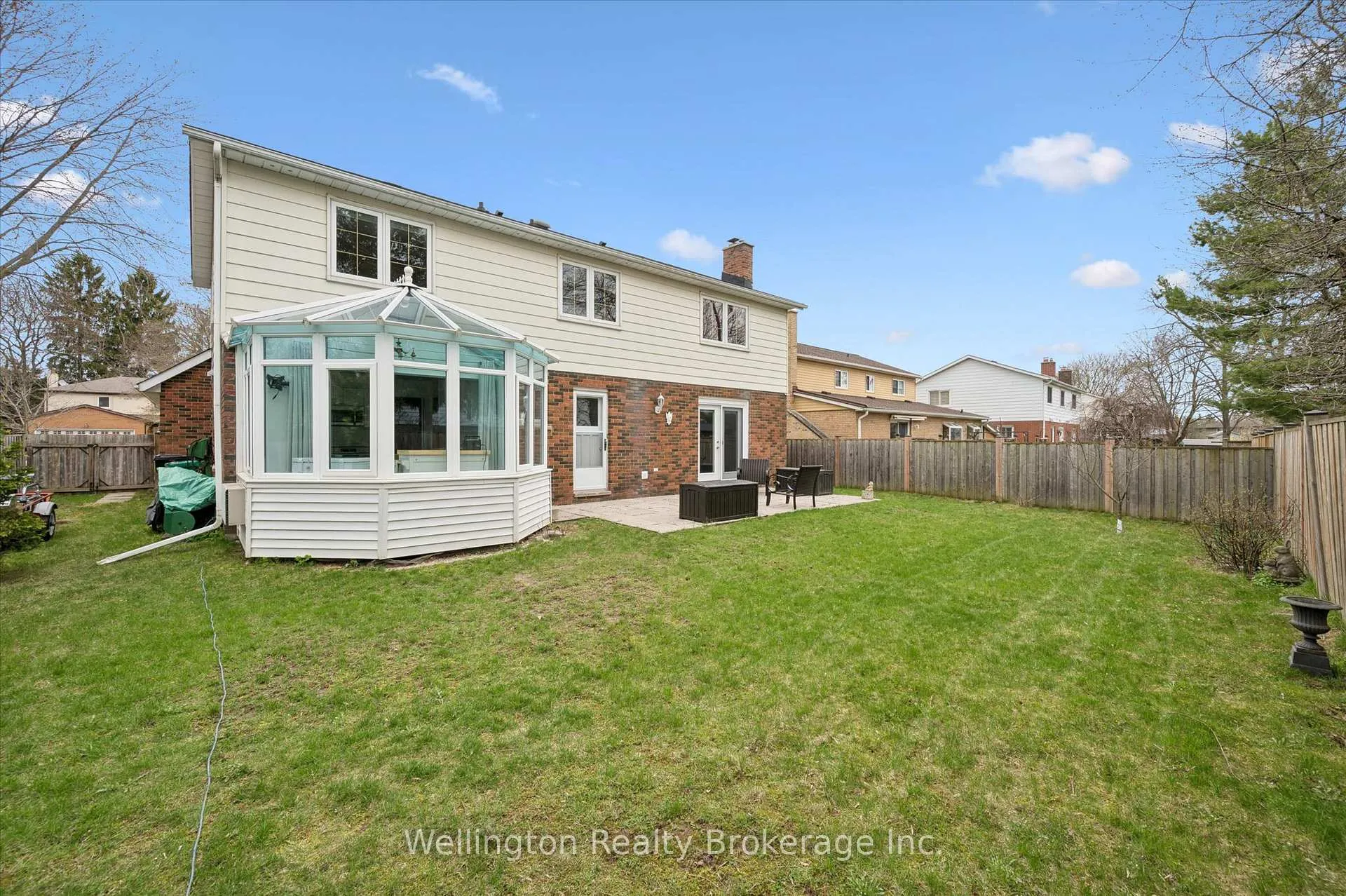 Photo 23 of 405 Clairbrook Crescent, Waterloo — HOMEH