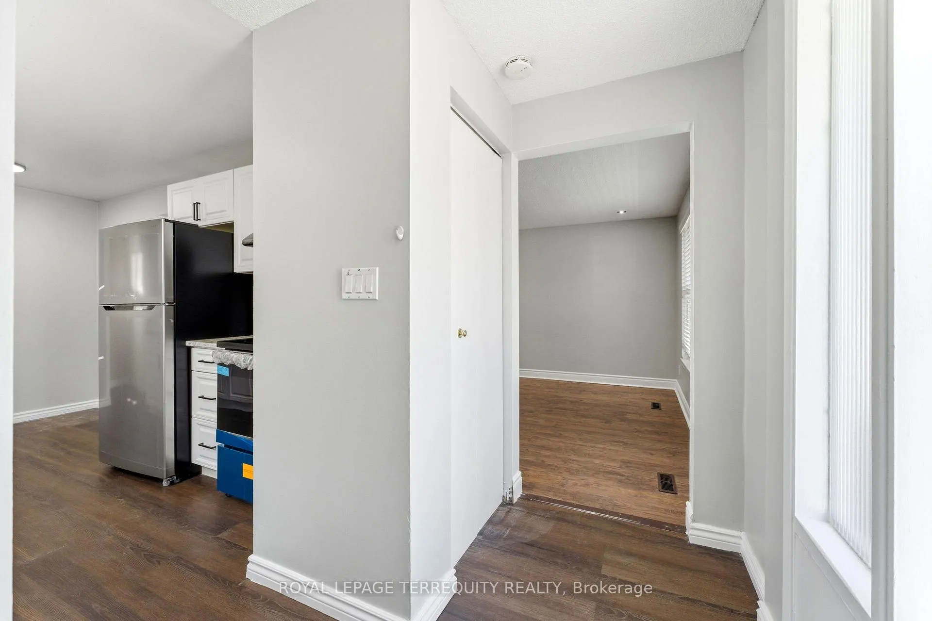 Photo 5 of 12 Roman Crescent, Brantford, Mayfair — HOMEH