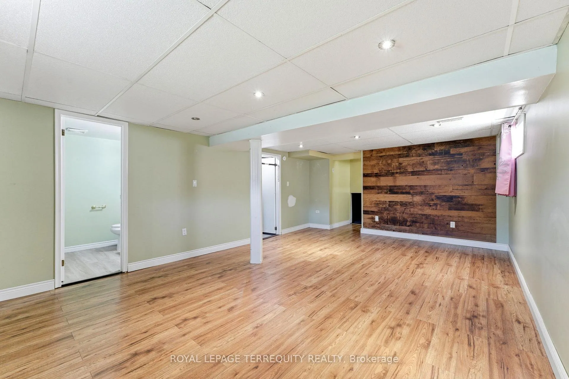 Photo 18 of 12 Roman Crescent, Brantford, Mayfair — HOMEH