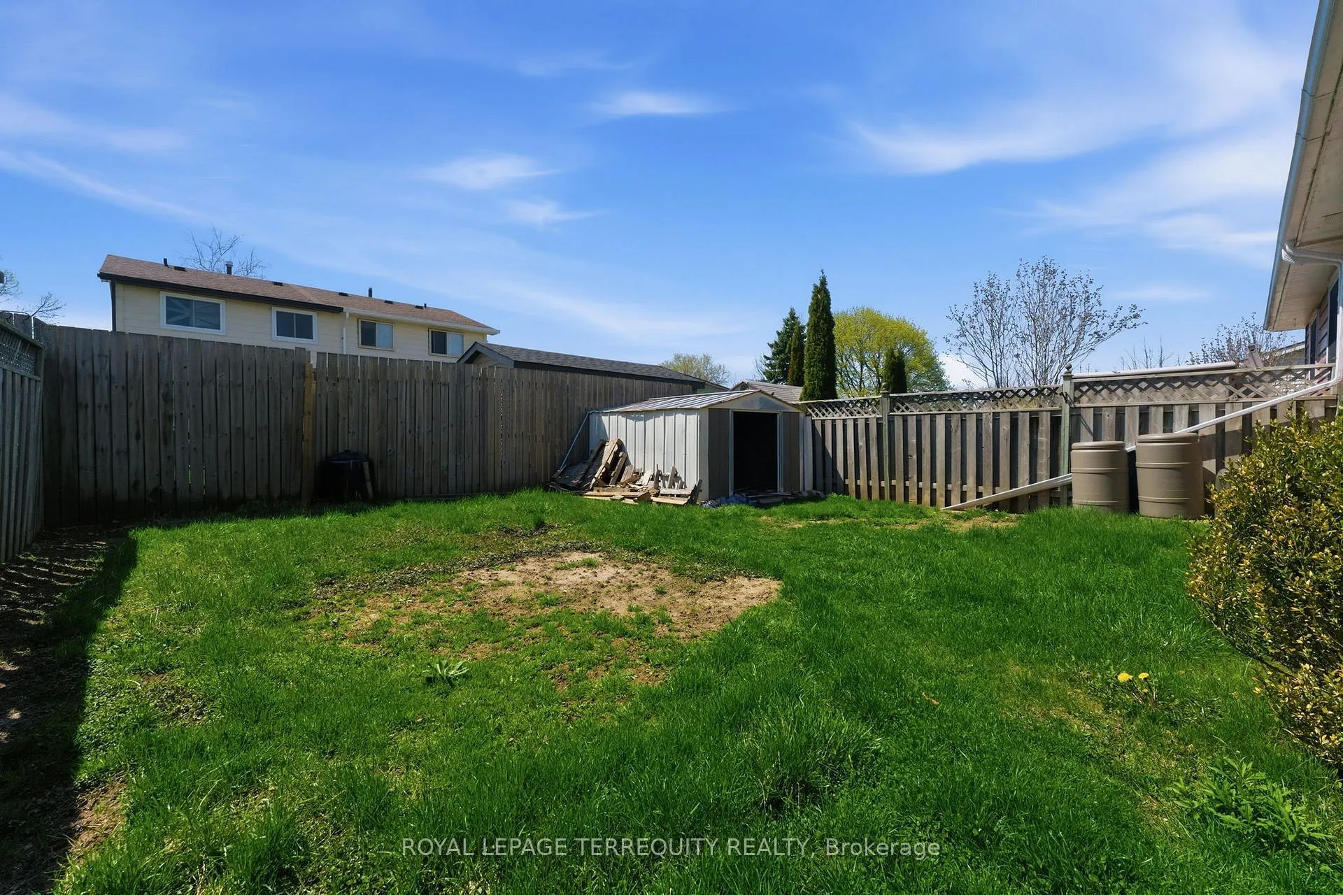 Photo 22 of 12 Roman Crescent, Brantford, Mayfair — HOMEH