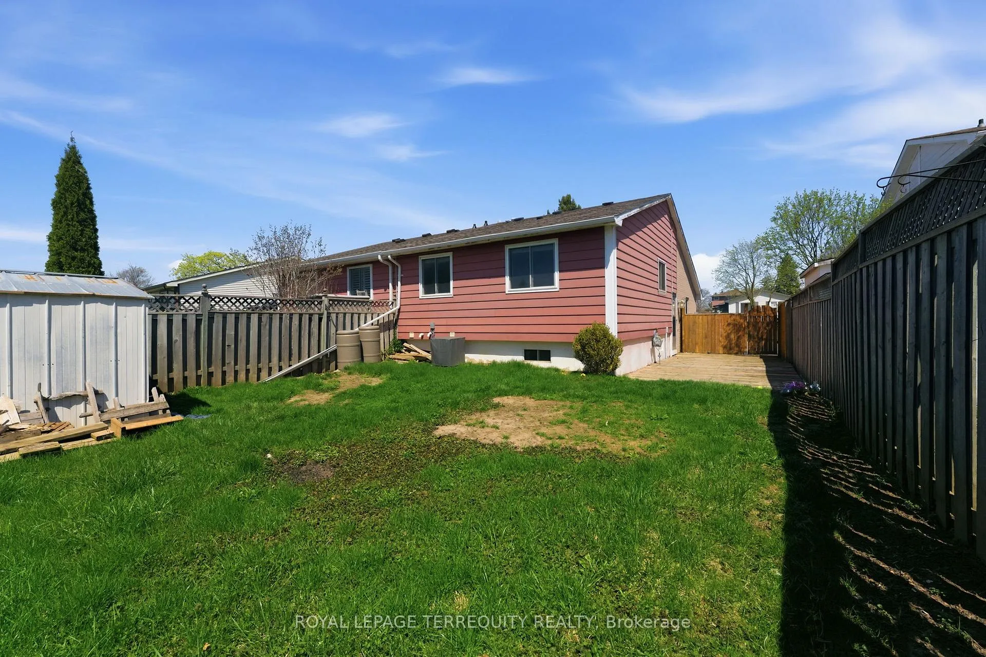Photo 23 of 12 Roman Crescent, Brantford, Mayfair — HOMEH
