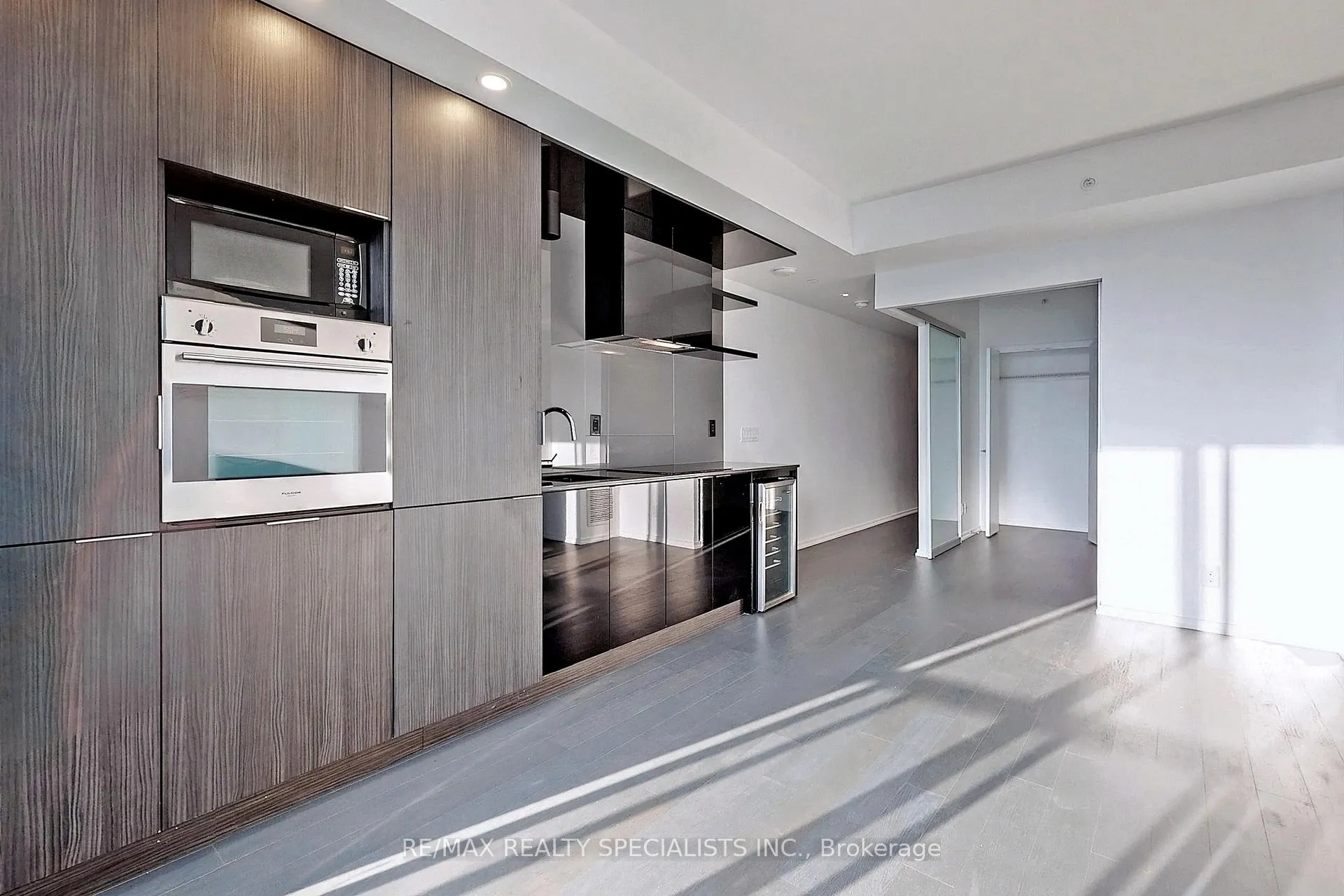 Photo 10 of Unit 5312, 70 Temperance Street, Toronto, Bay Street Corridor — HOMEH