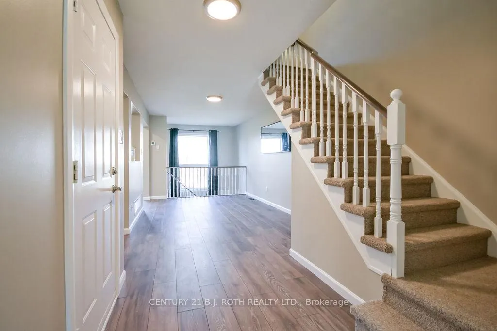 Photo 6 of 92 Cunningham Drive, Barrie, Ardagh — HOMEH
