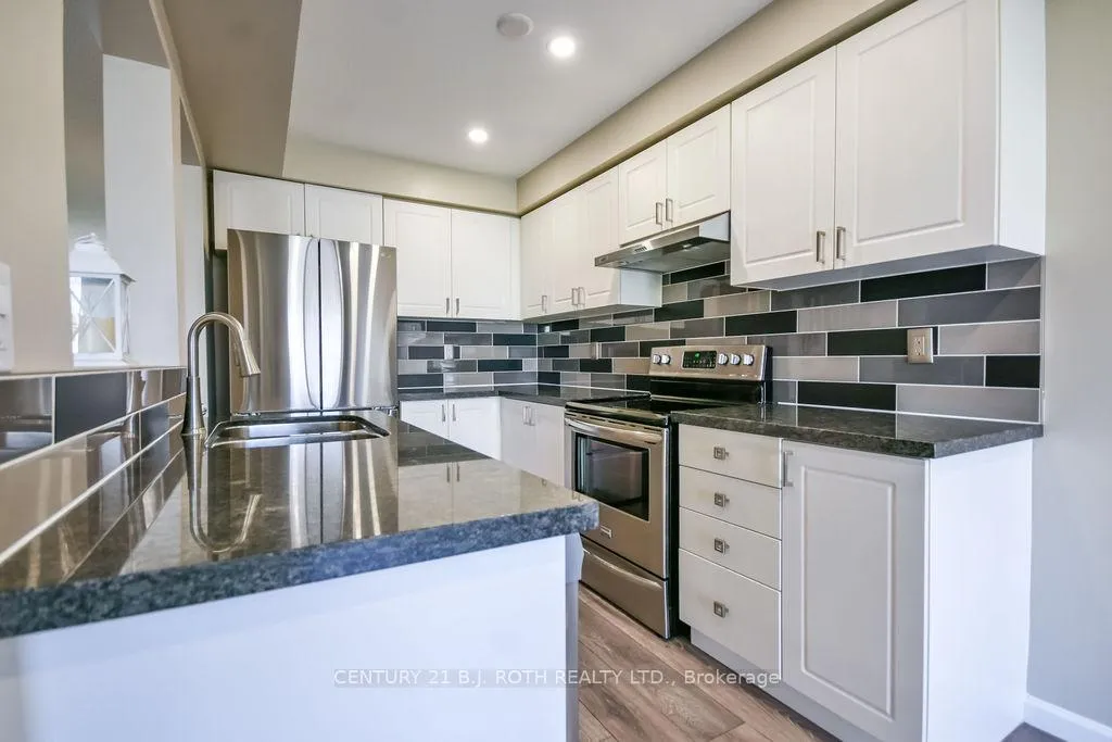 Photo 9 of 92 Cunningham Drive, Barrie, Ardagh — HOMEH