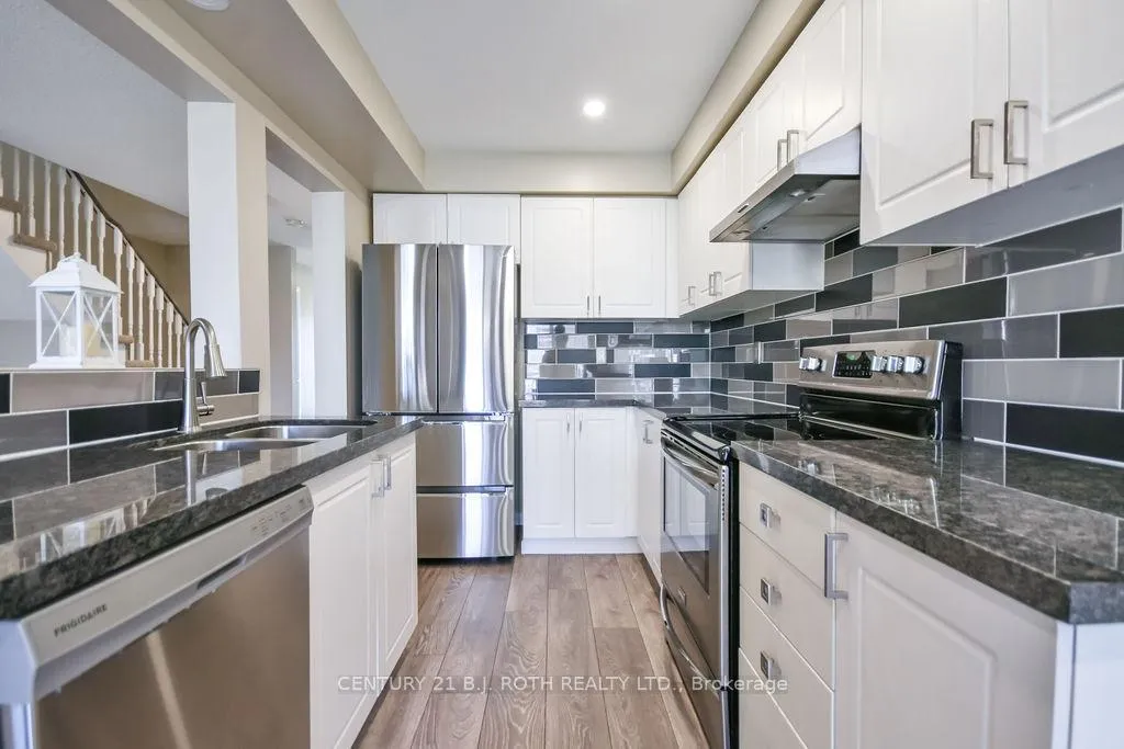 Photo 10 of 92 Cunningham Drive, Barrie, Ardagh — HOMEH
