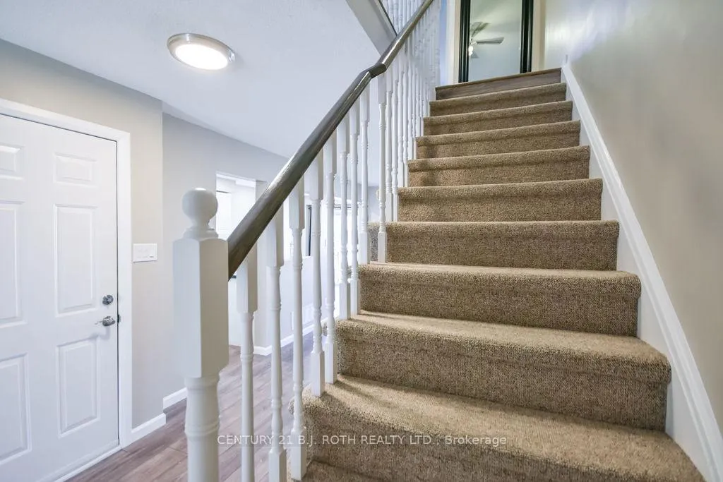 Photo 13 of 92 Cunningham Drive, Barrie, Ardagh — HOMEH