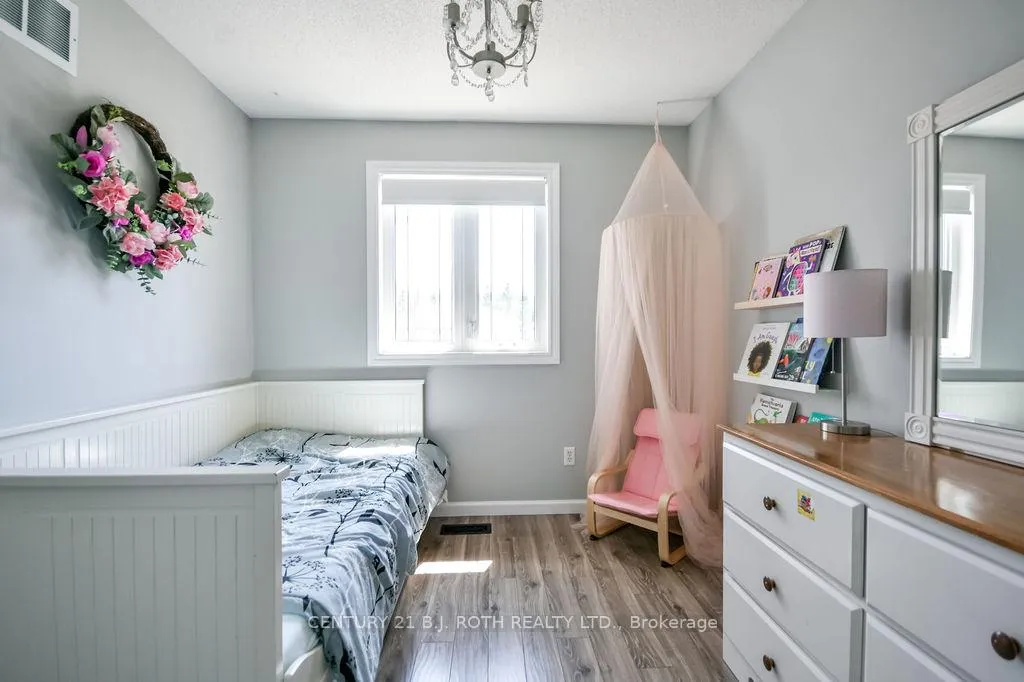 Photo 23 of 92 Cunningham Drive, Barrie, Ardagh — HOMEH