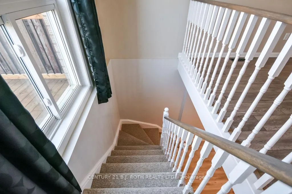 Photo 25 of 92 Cunningham Drive, Barrie, Ardagh — HOMEH