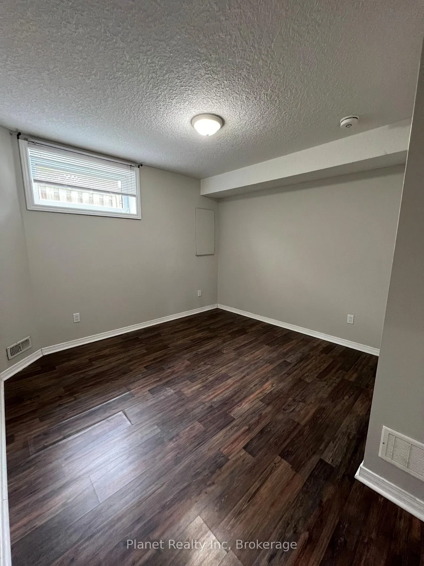 Photo 4 of 32 Floral Drive, Guelph, Dovercliffe Park/Old University — HOMEH
