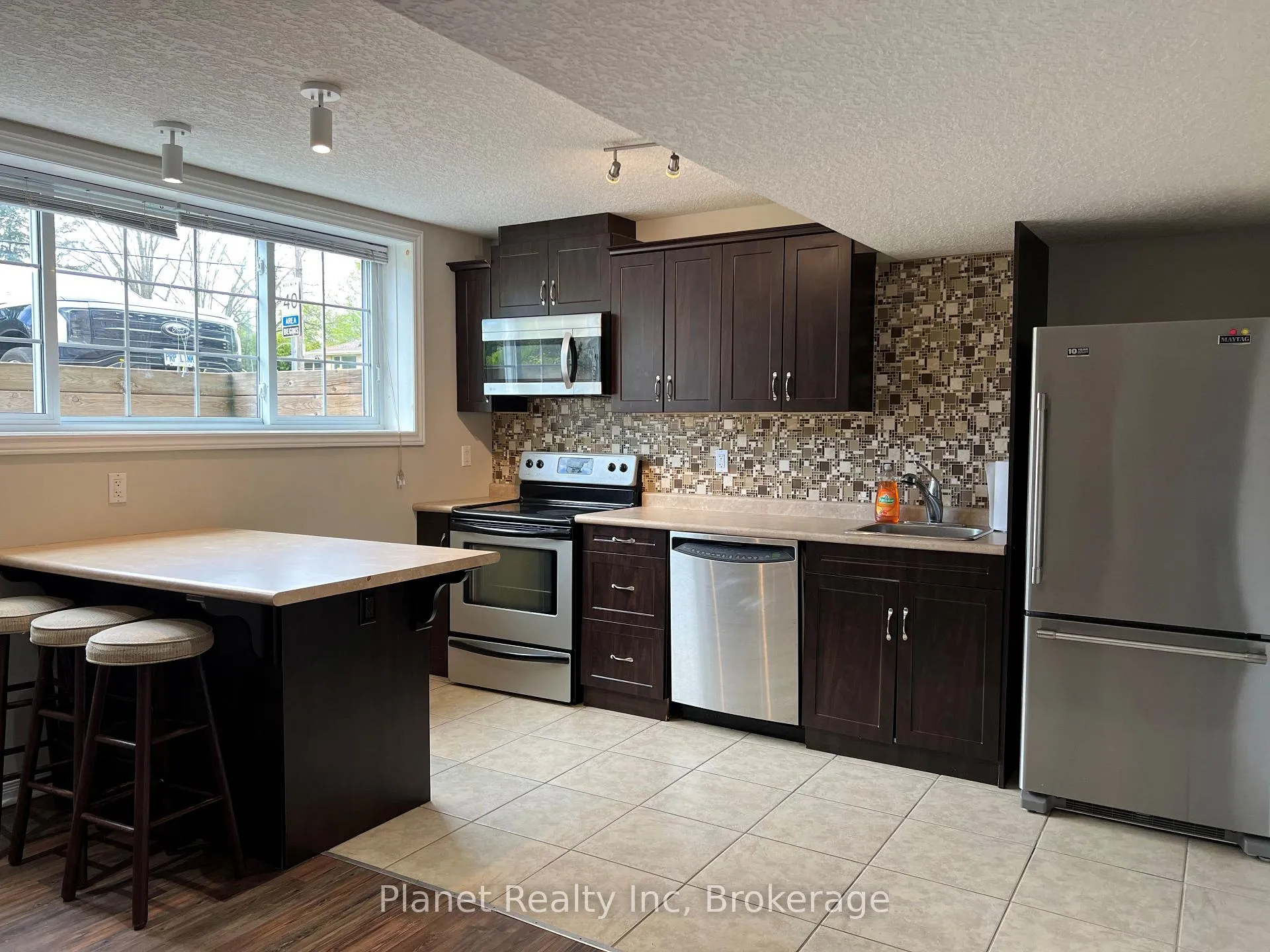 Photo 5 of 32 Floral Drive, Guelph, Dovercliffe Park/Old University — HOMEH
