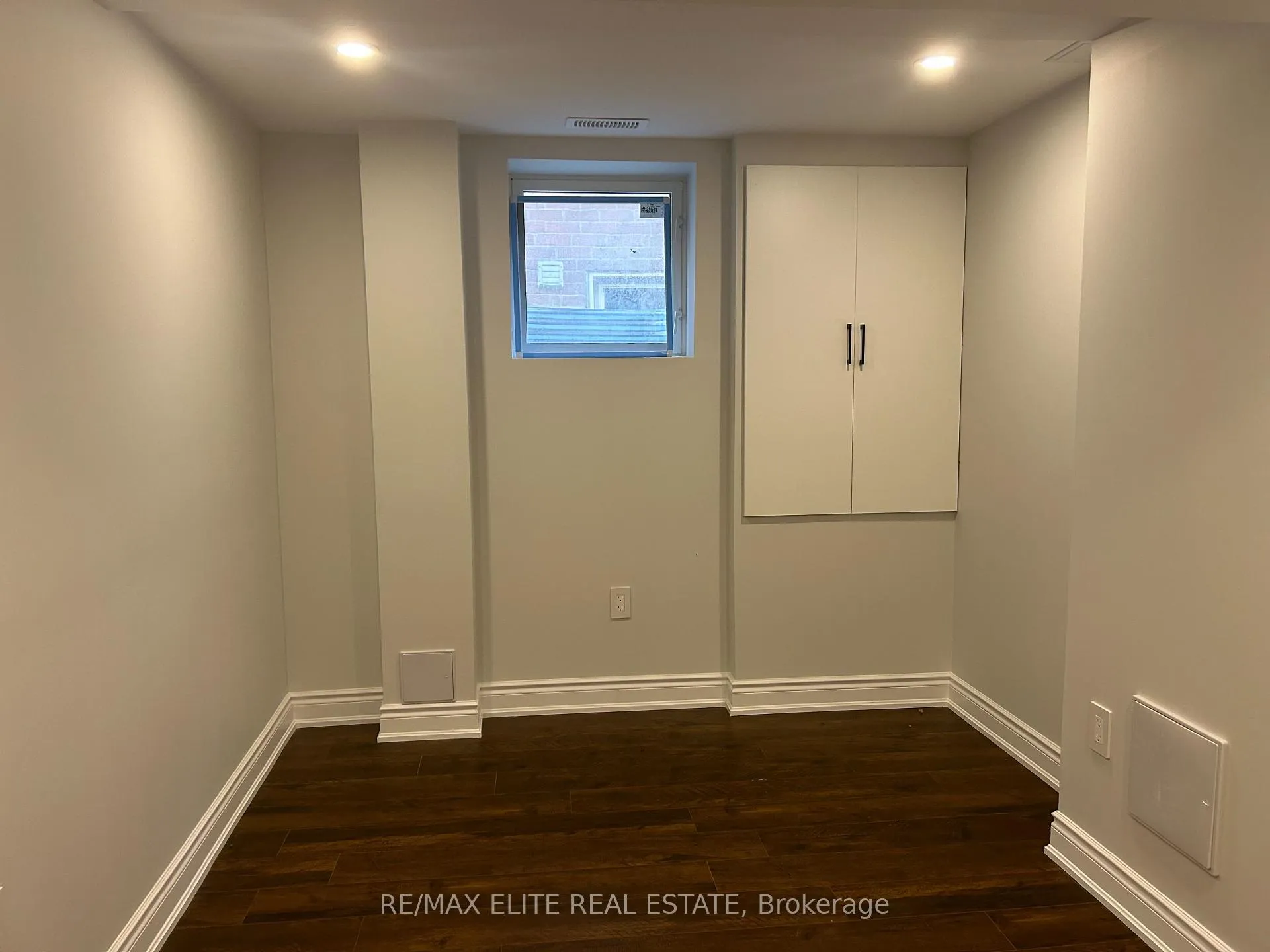 Photo 5 of Unit bsmt, 5631 River Grove Avenue, Mississauga, East Credit — HOMEH