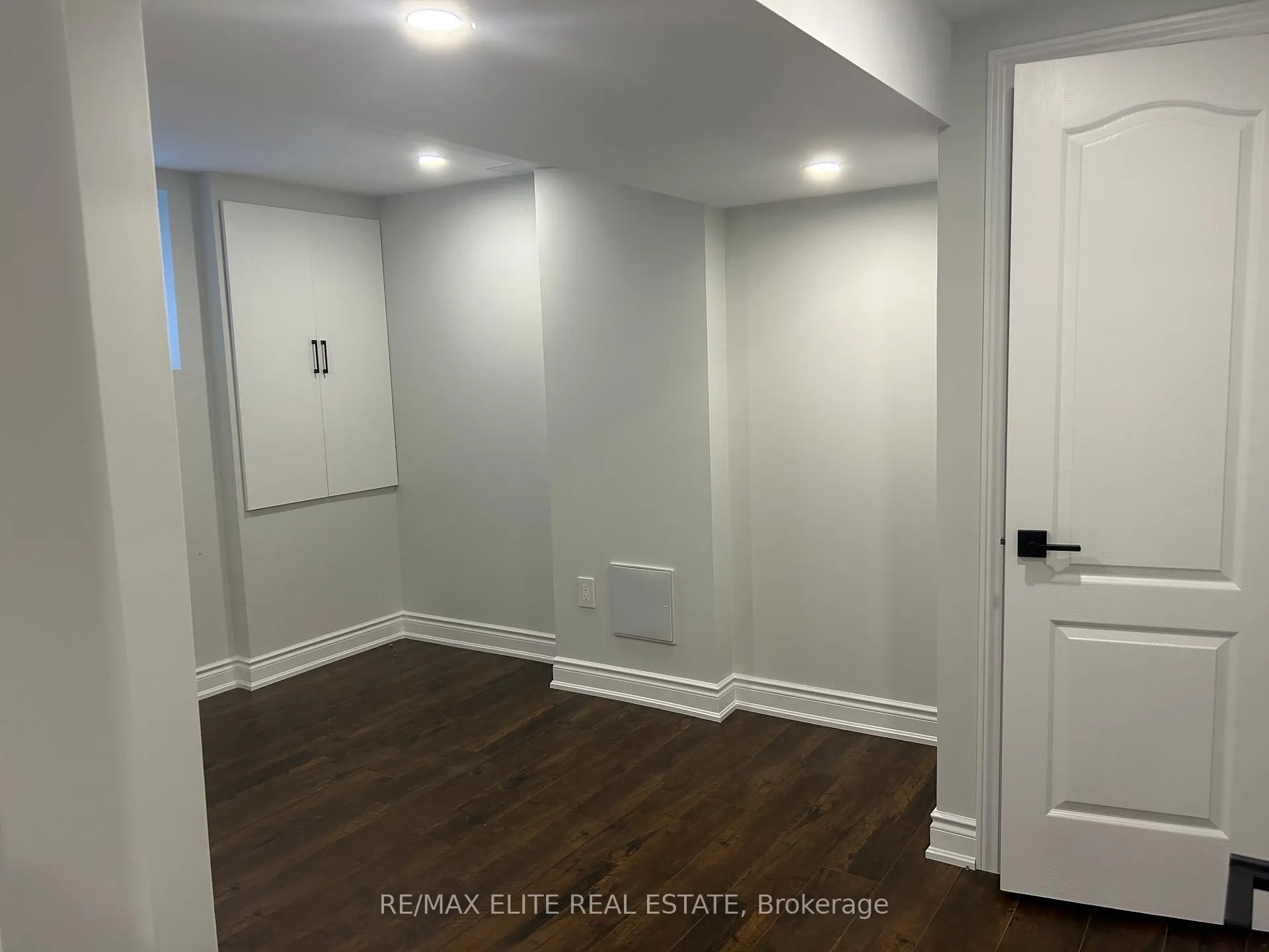 Photo 8 of Unit bsmt, 5631 River Grove Avenue, Mississauga, East Credit — HOMEH