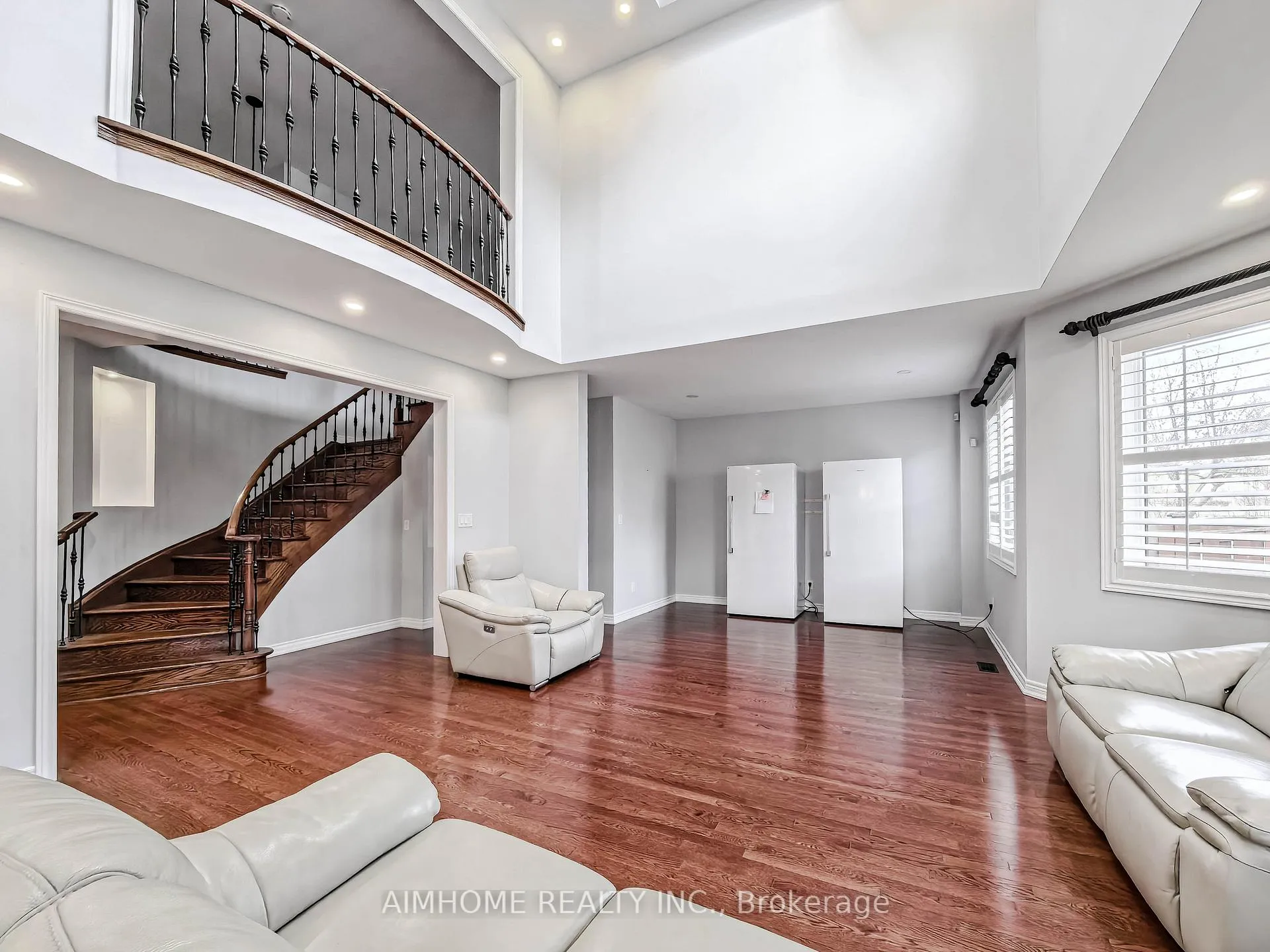 Photo 13 of 16 Chasser Drive, Markham, Greensborough — HOMEH