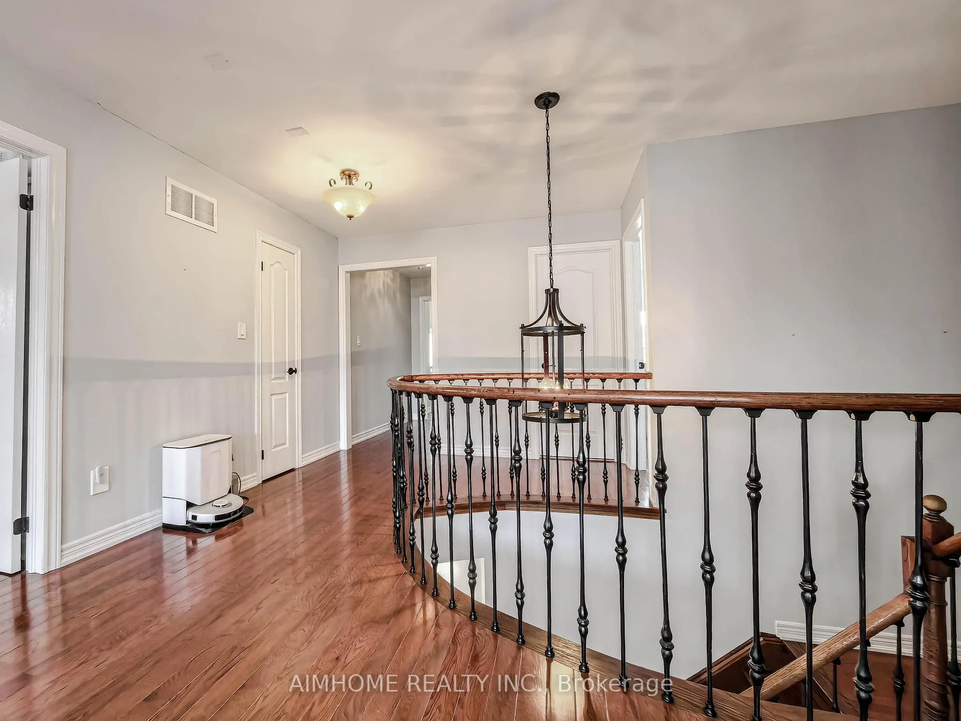 Photo 17 of 16 Chasser Drive, Markham, Greensborough — HOMEH